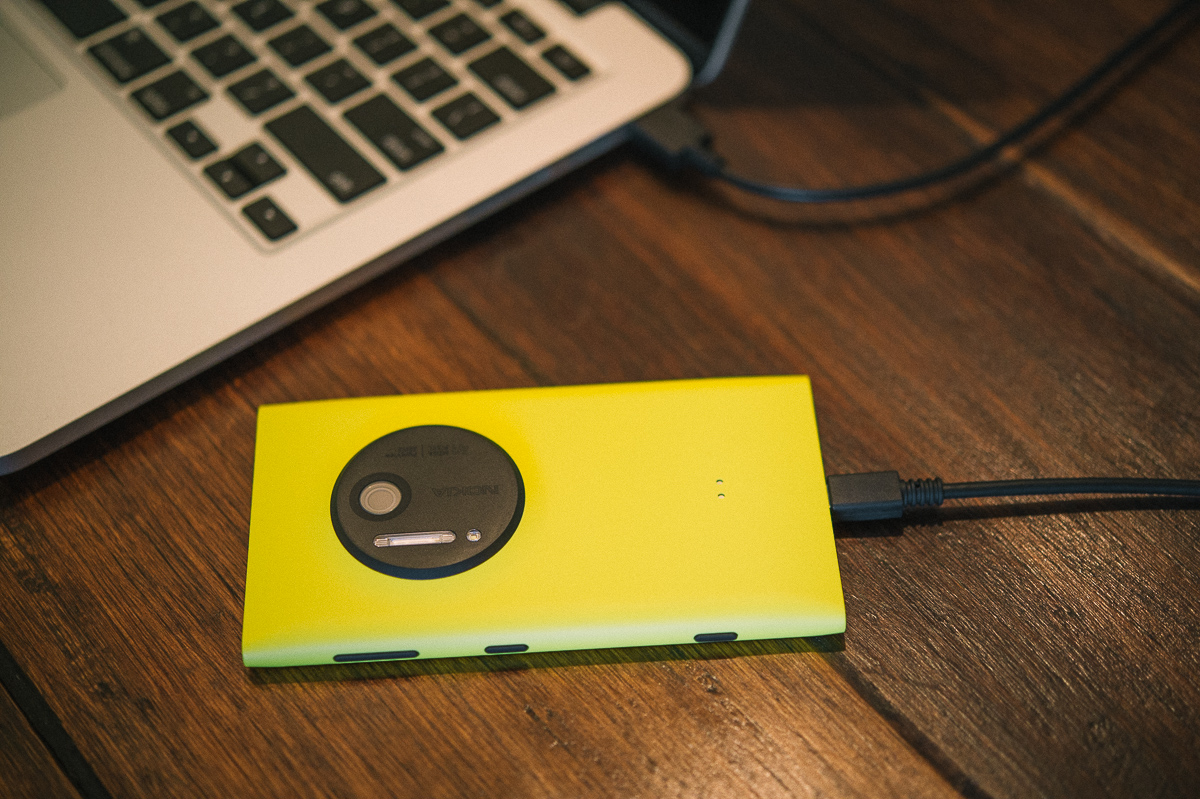 Lumia 1020 tethered for USB transfer