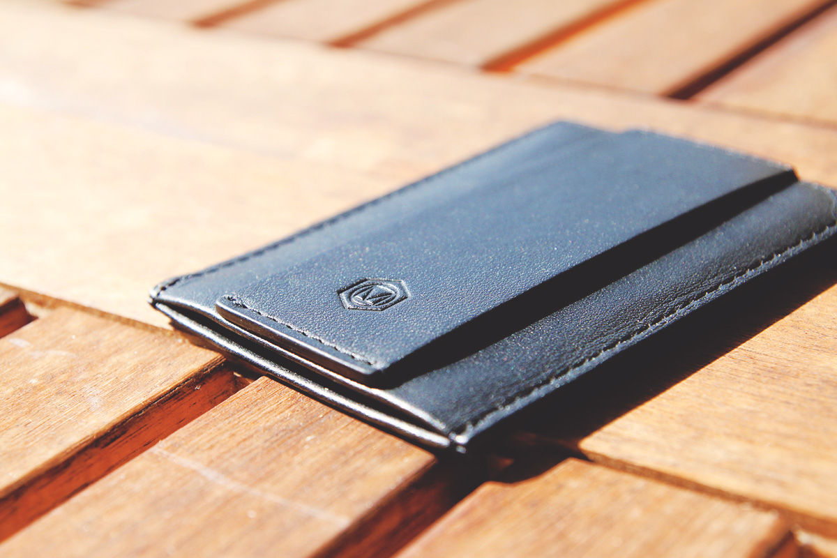 Side view of the top of the Minimalist wallet